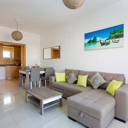 Albufeira - Apartment - Sleeps 4 - Pool - Seaside