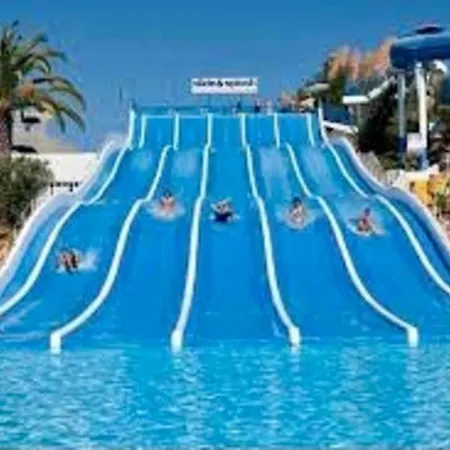 Lägenhet - - Sleeps 4 - Pool - Seaside