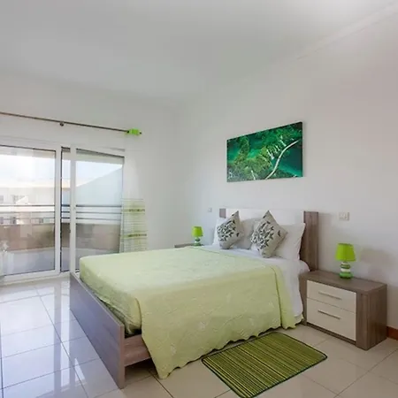 Albufeira - Apartment - Sleeps 4 - Pool - Seaside