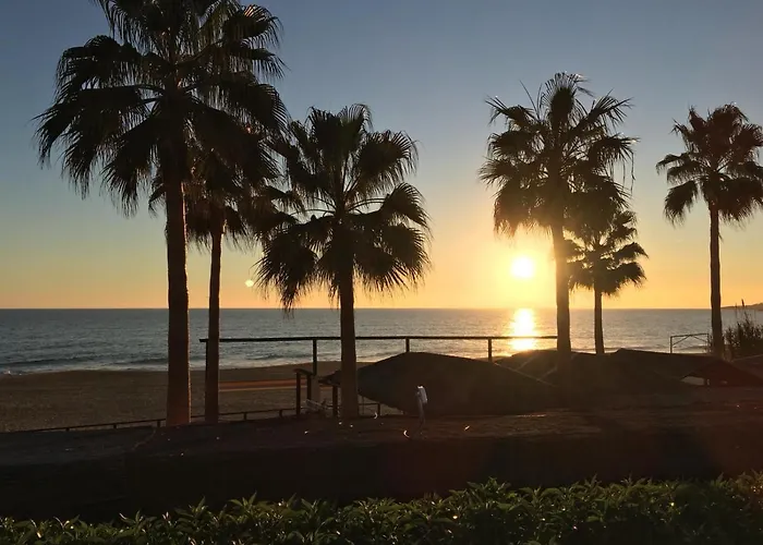 - - Sleeps 4 - Pool - Seaside